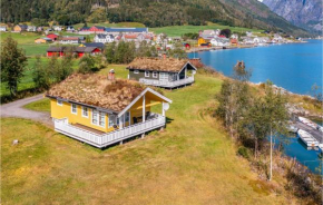 Гостиница Two-Bedroom Holiday home with a Fireplace in Fjærland  Фьёрланд